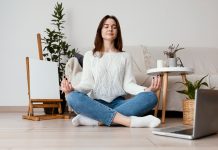 Kondisi hipoksia terjadi ketika jaringan mengalami kekurangan oksigen akibat pasokan oksigen yang terbatas atau peredaran darah yang tidak optimal. Dalam situasi di mana pasokan oksigen ke jaringan berkurang, tubuh akan merespons dengan meningkatkan produksi sel darah merah dan juga meningkatkan kadar hemoglobin. Sel darah merah memiliki kepekaan terhadap Spesies oksigen reaktif (ROS), dan hal ini diantisipasi oleh perlindungan dari protein yang melingkupi sel tersebut. Perlindungan ini penting untuk melawan infeksi, virus, bakteri, serta mengatasi stres oksidatif yang dapat menyebabkan kerusakan sel dan jaringan. Dengan cara ini, sel-sel tetap dalam kondisi sehat dan mampu menghasilkan sel-sel yang berkembang dengan baik.