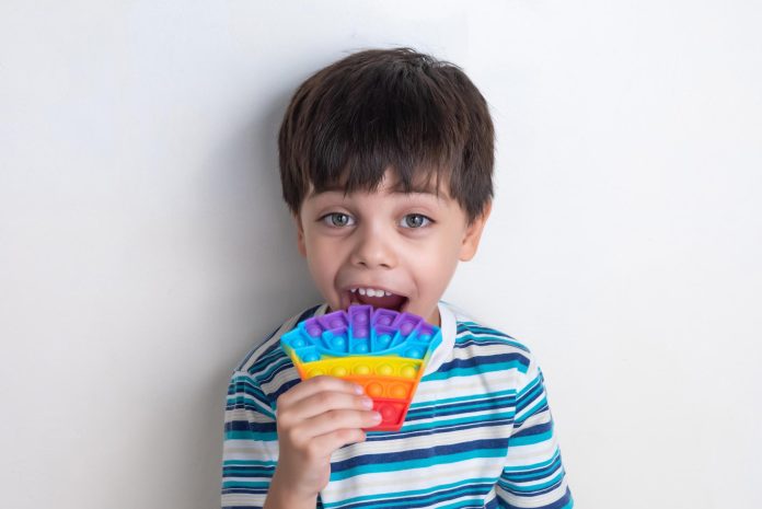 Cara Mengobati Anak ASD atau Autis dengan Efektif